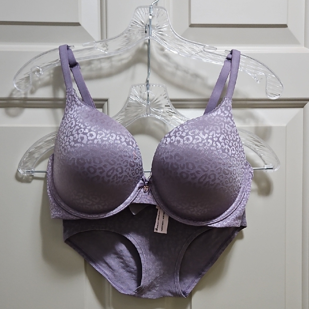 Victoria's Secret Lavender Leopard Bra Set